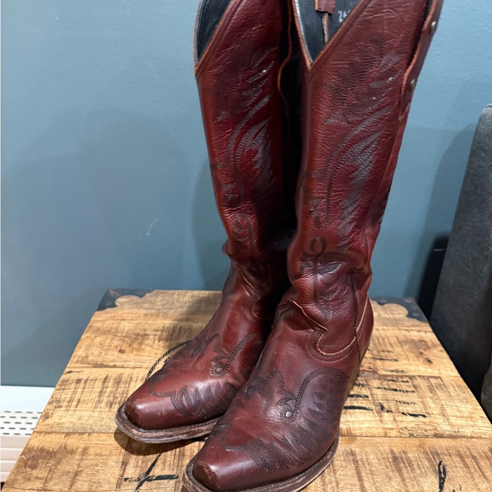 MADE IN MEXICO Ontiveros BOOTS Rich Brown Leather Cowboy Boots. Retail $180